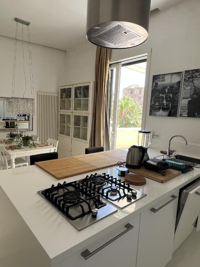 Rome, Beautiful Apartment In A Vintage Building Lido di Ostia Ngoại thất bức ảnh