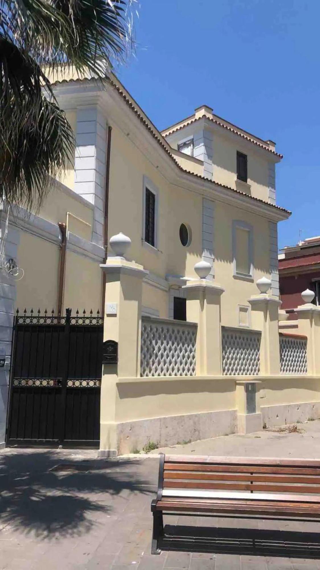 Rome, Beautiful Apartment In A Vintage Building Lido di Ostia Ngoại thất bức ảnh