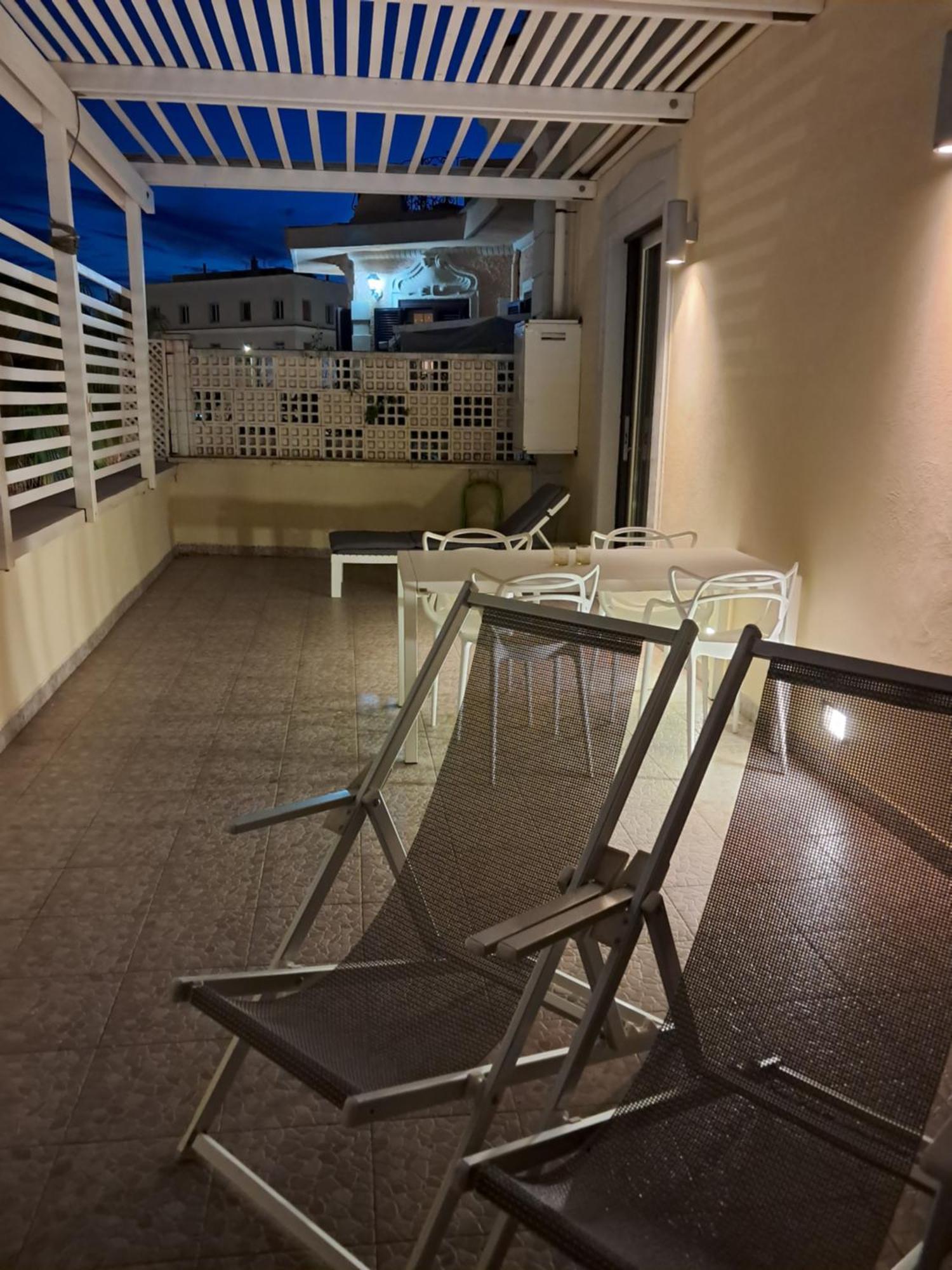 Rome, Beautiful Apartment In A Vintage Building Lido di Ostia Ngoại thất bức ảnh